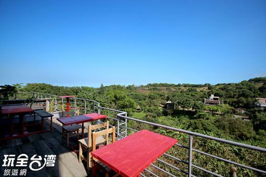 Museum Traveler'S Bnb Sanzhi Exterior photo