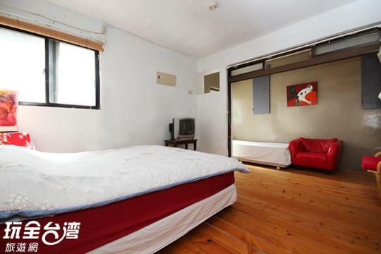 Museum Traveler'S Bnb Sanzhi Exterior photo